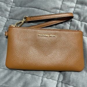 Michael kors wristlet